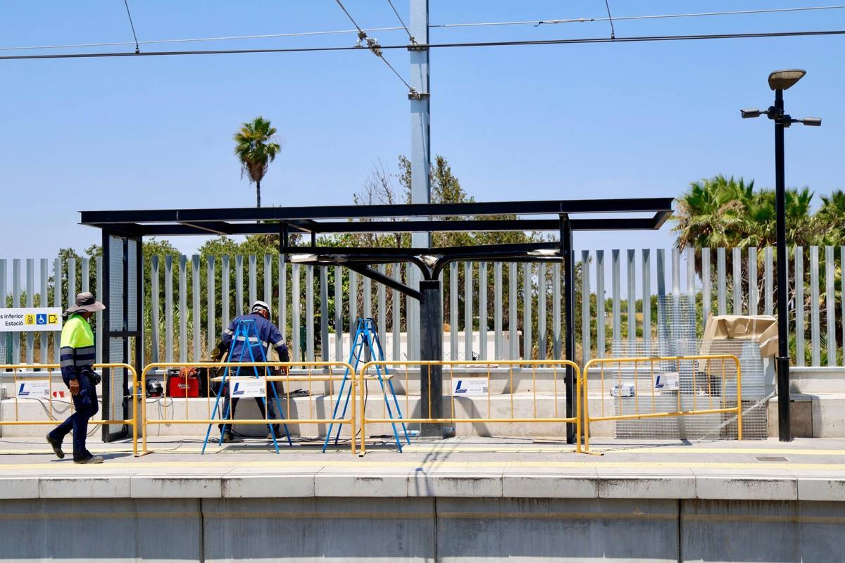 El sol en la estación de metro de Paiporta