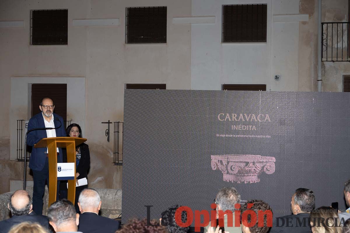 Así fue la presentación del libro ''Caravaca inédita. Un viaje desde la prehistoria hasta nuestros días'