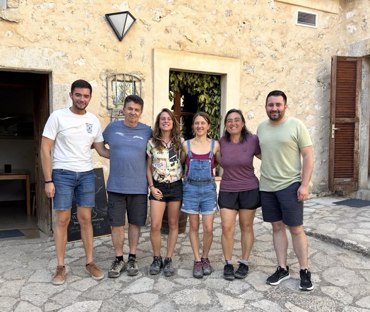 FOTOS | Tres donadas toman el relevo en el Castell d’Alaró para preservar su esencia