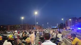 Unos 40 vecinos de Badalona cortan la C-31 para protestar contra el último reducto de los desalojados del B9