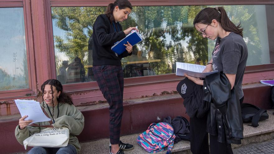 La selectividad arranca en A Coruña con los exámenes ABAU de Historia, Lengua y Matemáticas