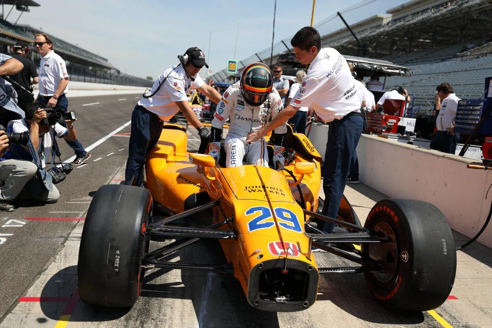 Fernando Alonso participa en las pruebas libres de las 500 millas de Indianápolis