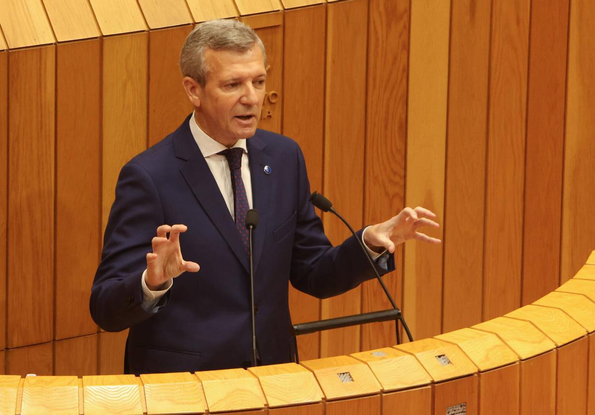 Alfonso Rueda, esta mañana, en su intervención en el Parlamento.
