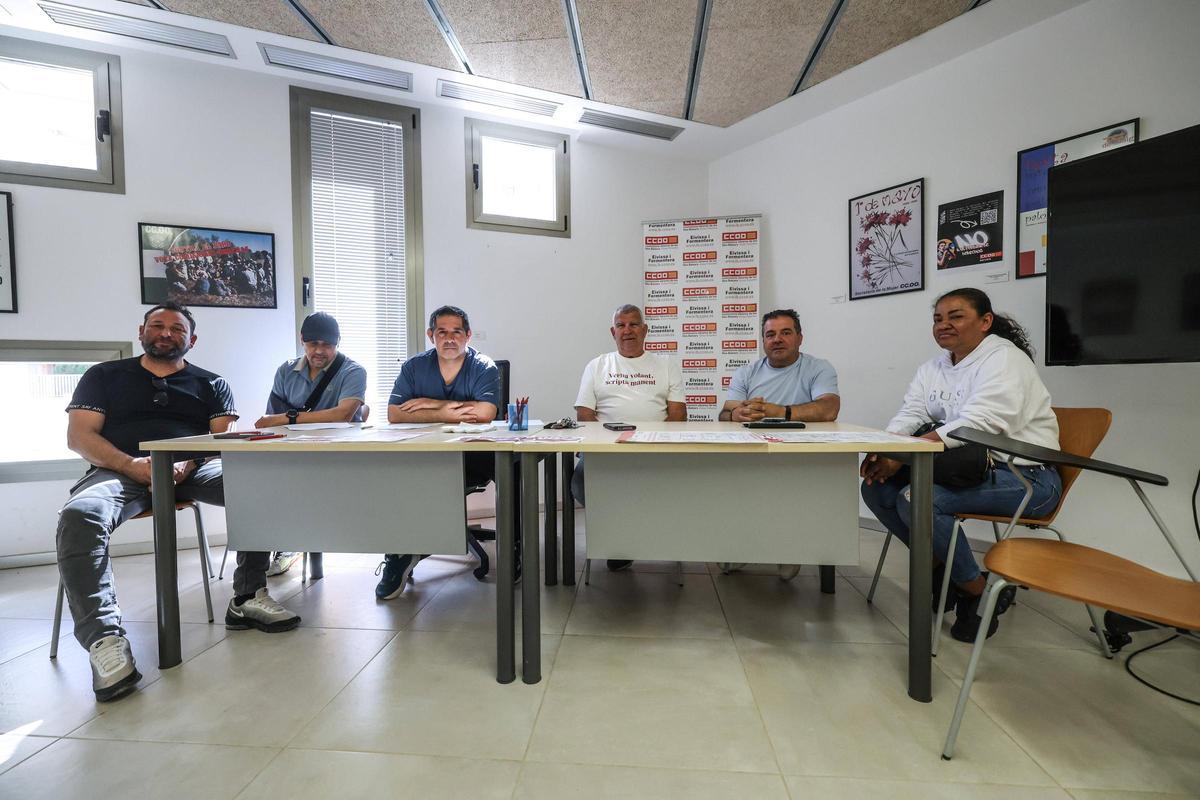 Representantes del comité de empresa de Valoriza, este jueves en la sede de CCOO.