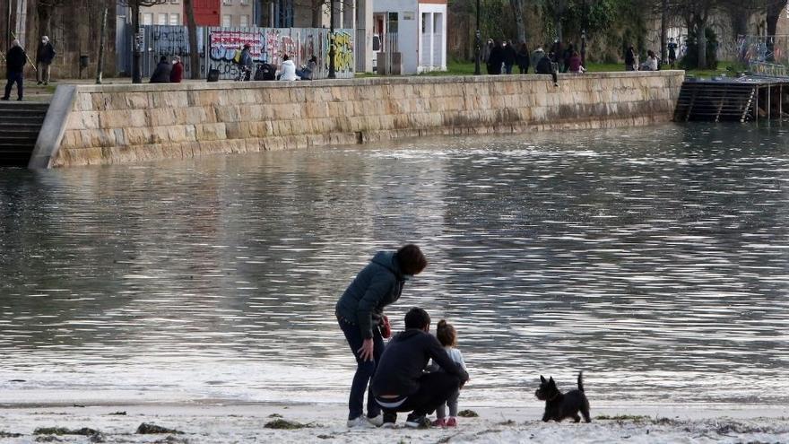 ¿Por qué suben y bajan tanto las mareas vivas?