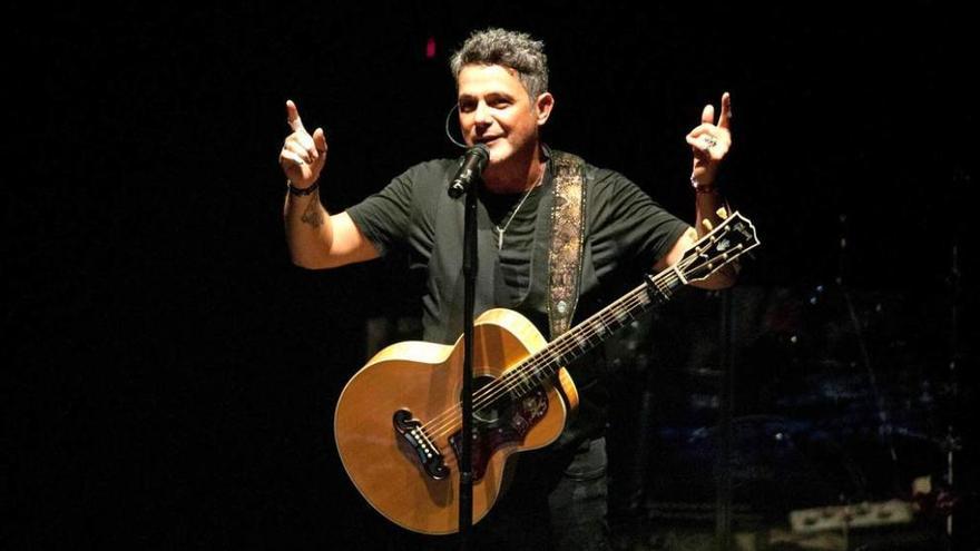 Alejandro Sanz, durante su concierto en Gerona.