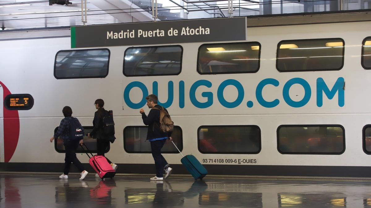 Un tren de Ouigo en la estación de Madrid