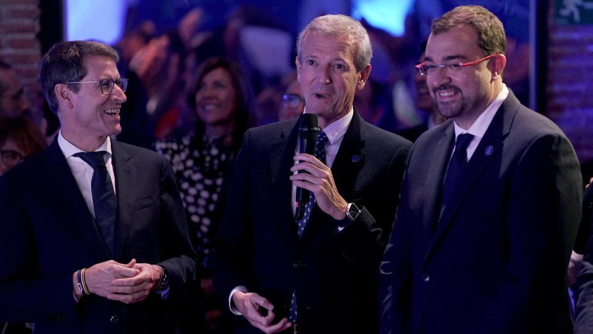 Gonzalo Capellán, presidente de La Rioja; Alfonso Rueda, presidente de la Xunta de Galicia, y Adrián Barbón, presidente del Principado de Asturias.