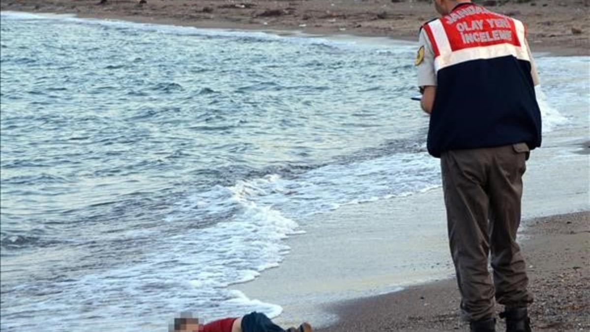 El cuerpo de Aylan Kurdi, un bebé de 3 años, apareció en las costas turcas el pasado mes de septiembre y se convirtió en la imagen de la crisis de los refugiados.