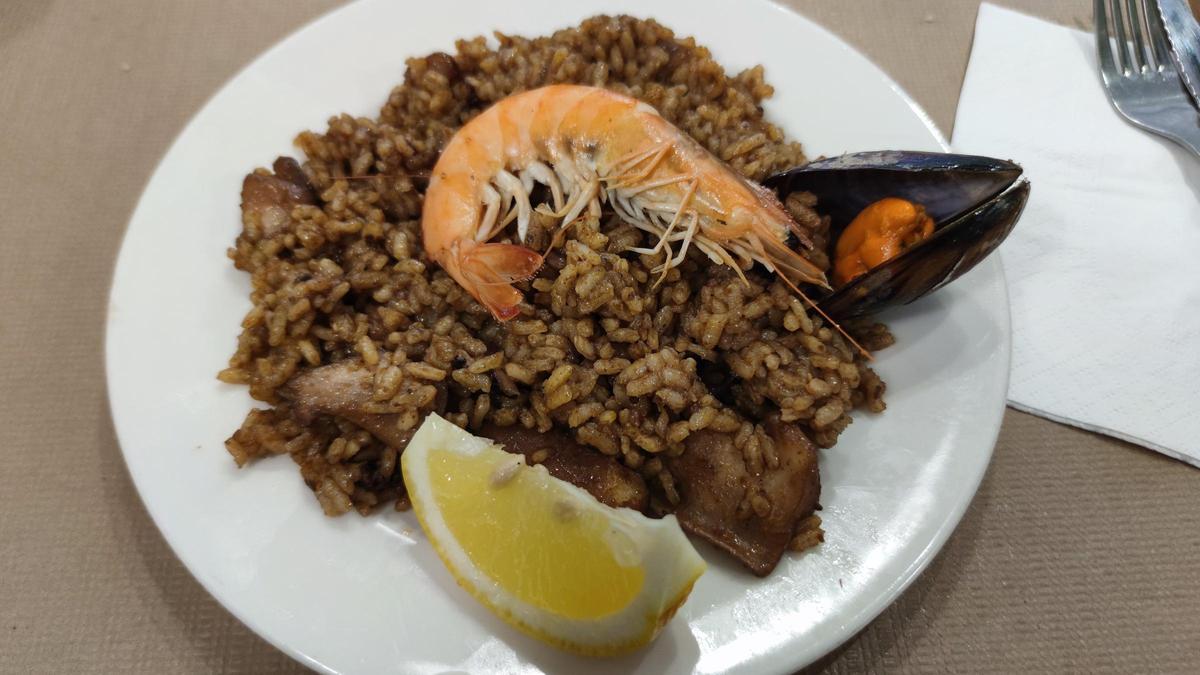 La paella del menú del día de Bar San Fermín.