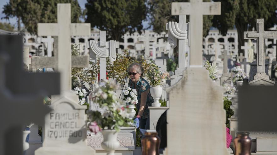 Archivo - Cementerio de San Fernando en la festividad de Todos los Santos