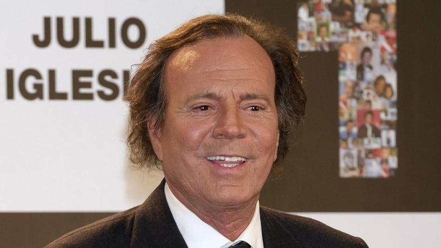 Julio Iglesias se querellará contra Yolanda Díaz en el Supremo por injurias y calumnias