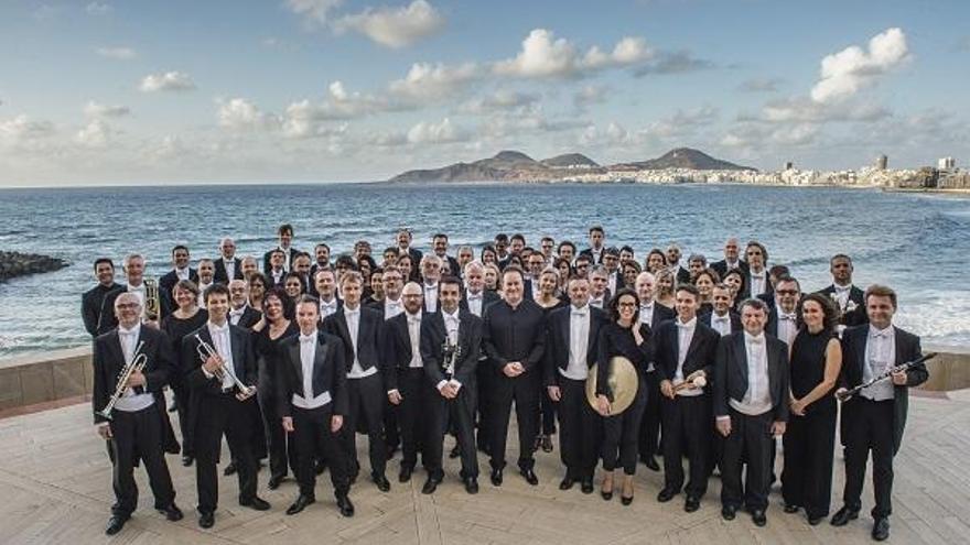 Los contenedores del Muelle de La Luz acogen &#039;Aires gitanos&#039; de la Filarmónica