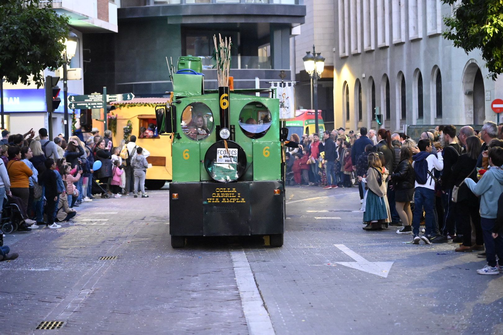 Desfile de collas y carros