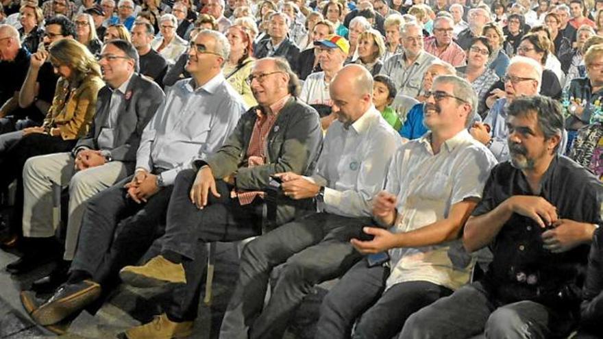 Primera fila en l&#039;acte electoral de Junts pel Sí a Manresa, divendres