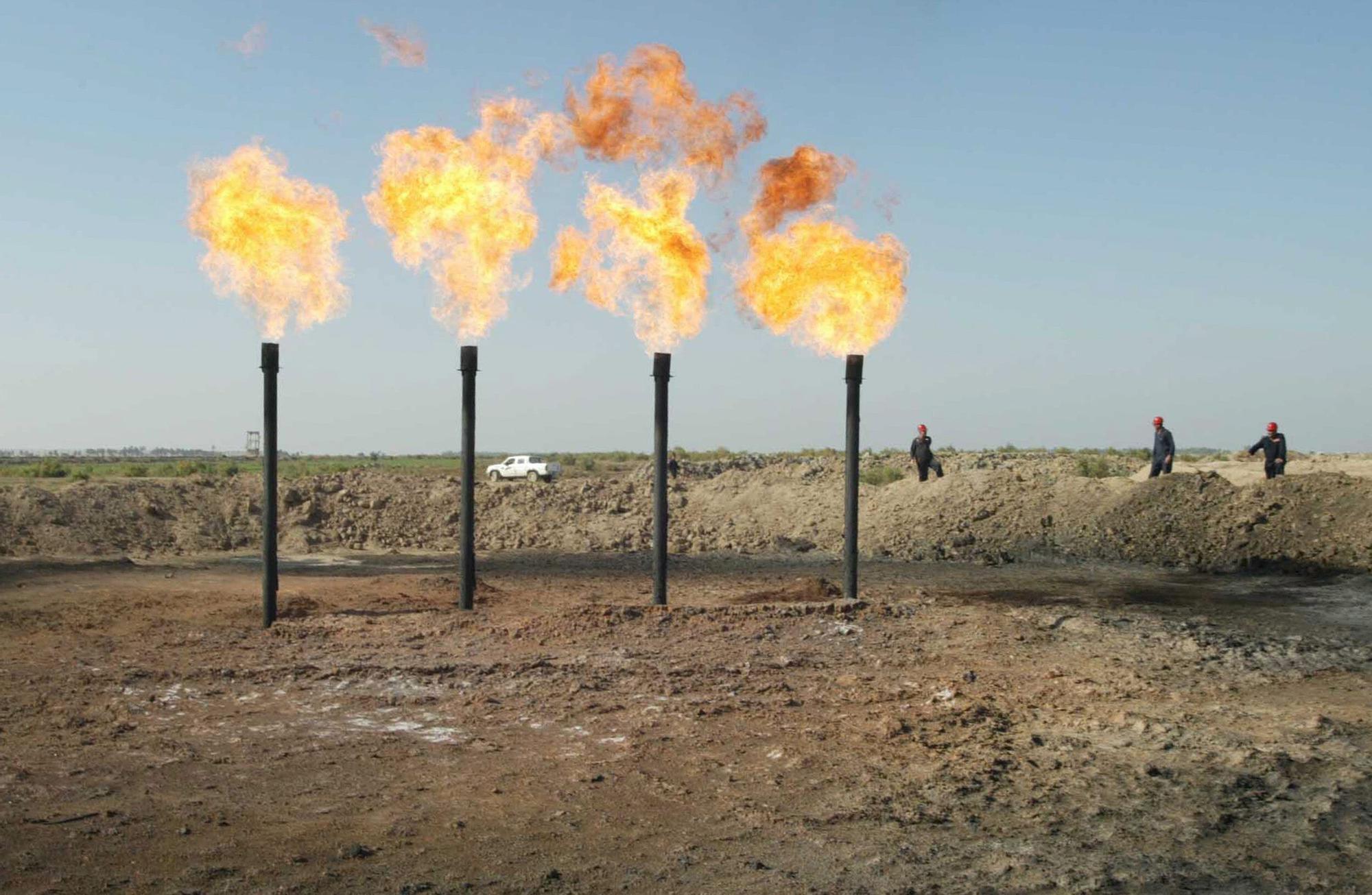 Una refinería de petróleo en Amara, a unos 450 km de Bagdad, Irak.