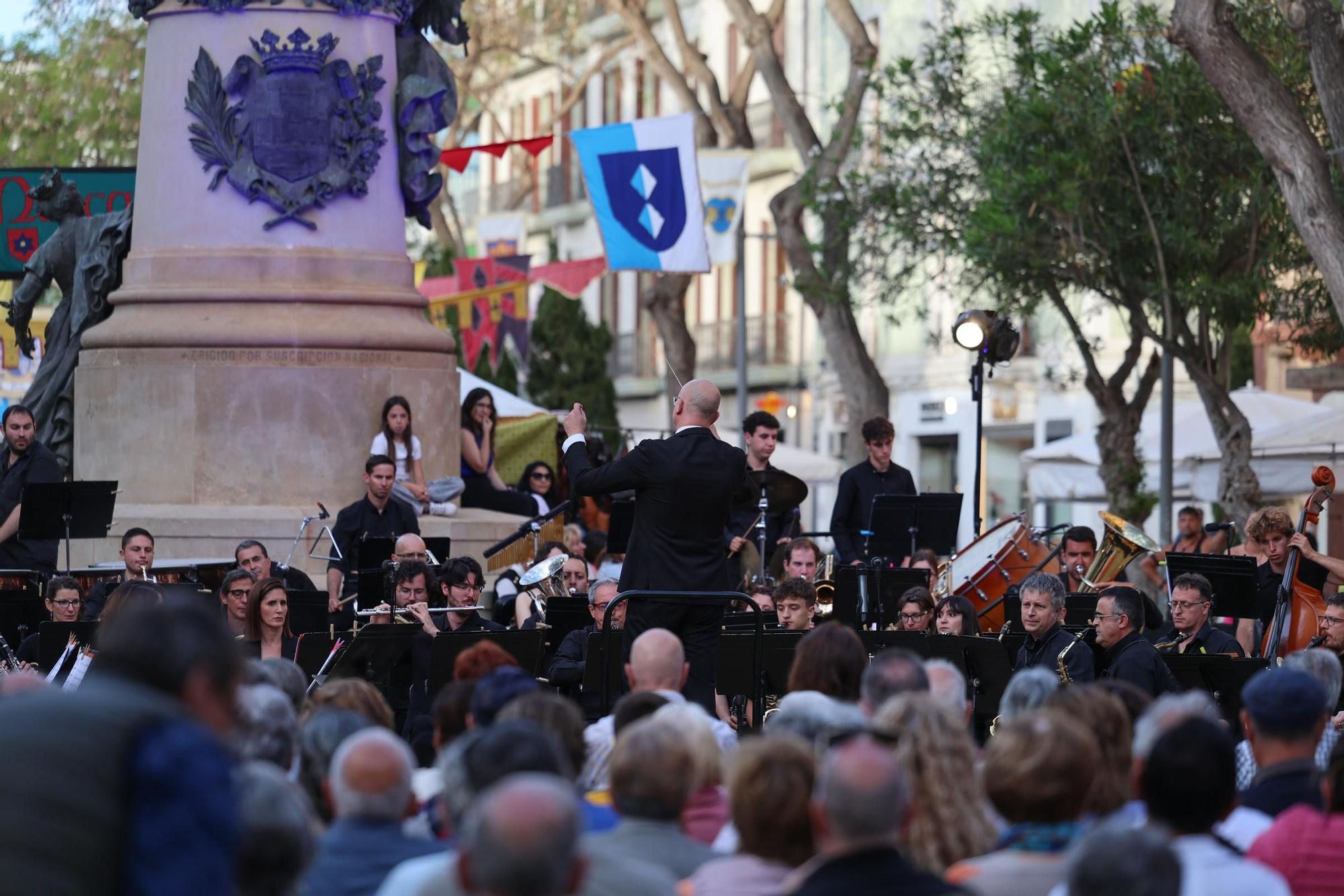 Compras de último día en la feria Eivissa Medieval