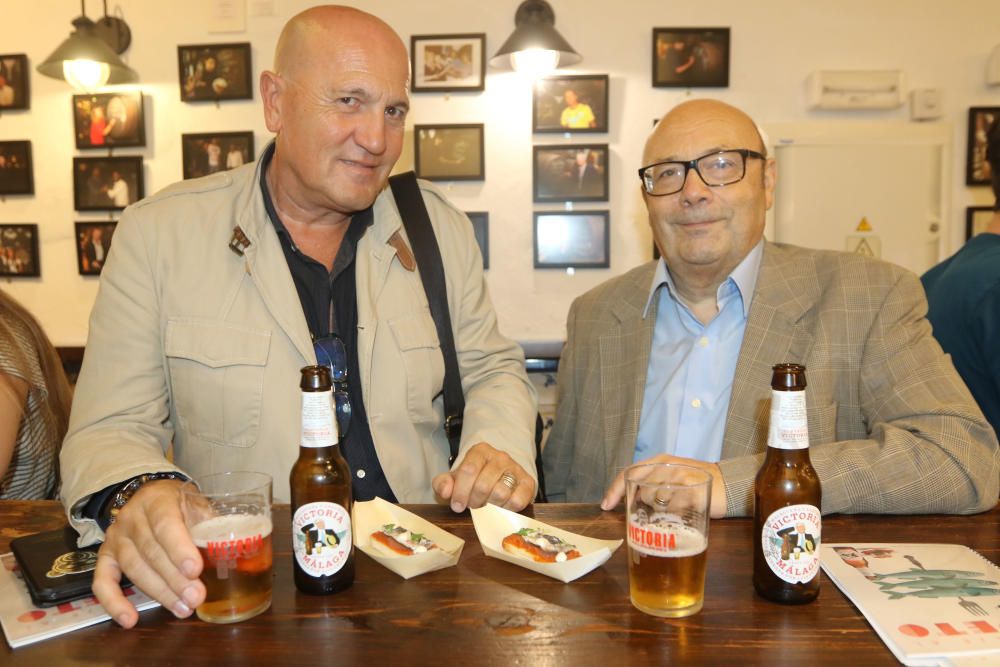 Paco Lorente y Enrique Belver, en El Pimpi (Jurado de la ruta de Cerveza Victoria).