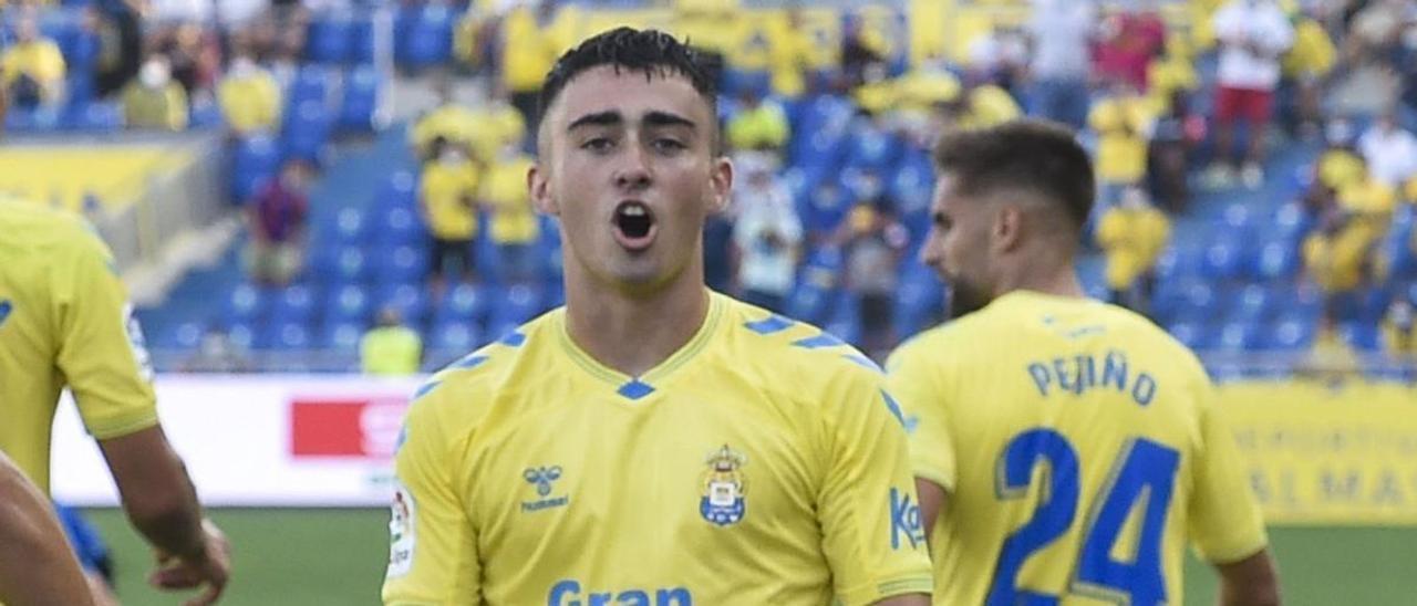 Alberto Moleiro celebra su gol ante el Ibiza, el del empate de la UD Las Palmas, ante la cámara de LA PROVINCIA. | | ANDRÉS CRUZ