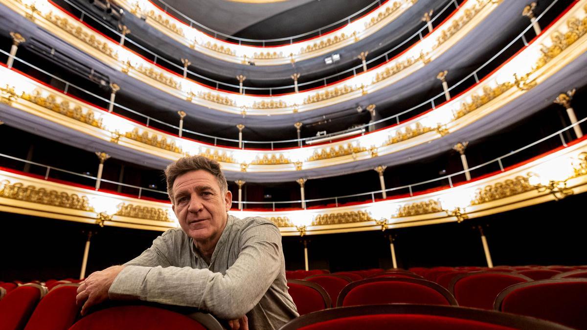 Juanjo Artero, uno de los protagonistas de 'Robots', ayer, en la presentación de la obra en el Teatro Principal de Zaragoza.