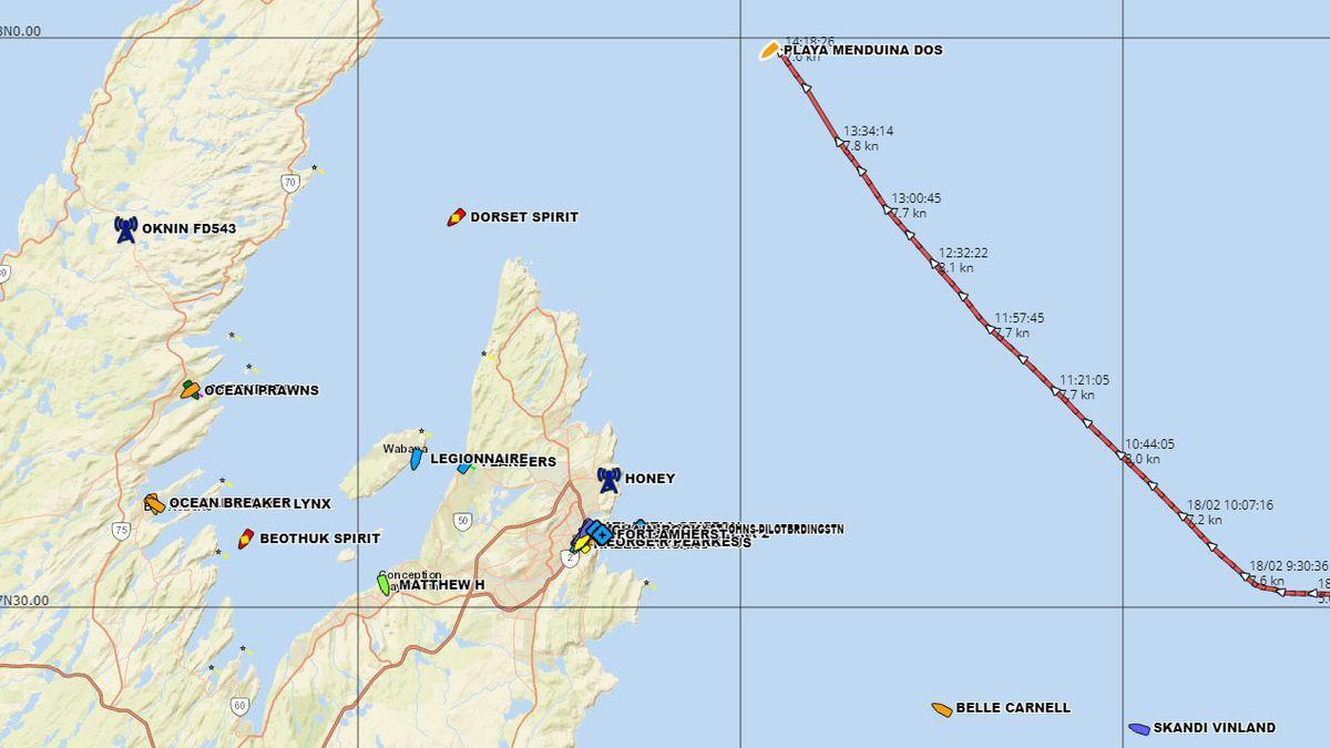 Posición actual del &#039;Playa Menduiña Dos&#039;, a bordo del cual viajan los tres tripulantes vivos y siete fallecidos.