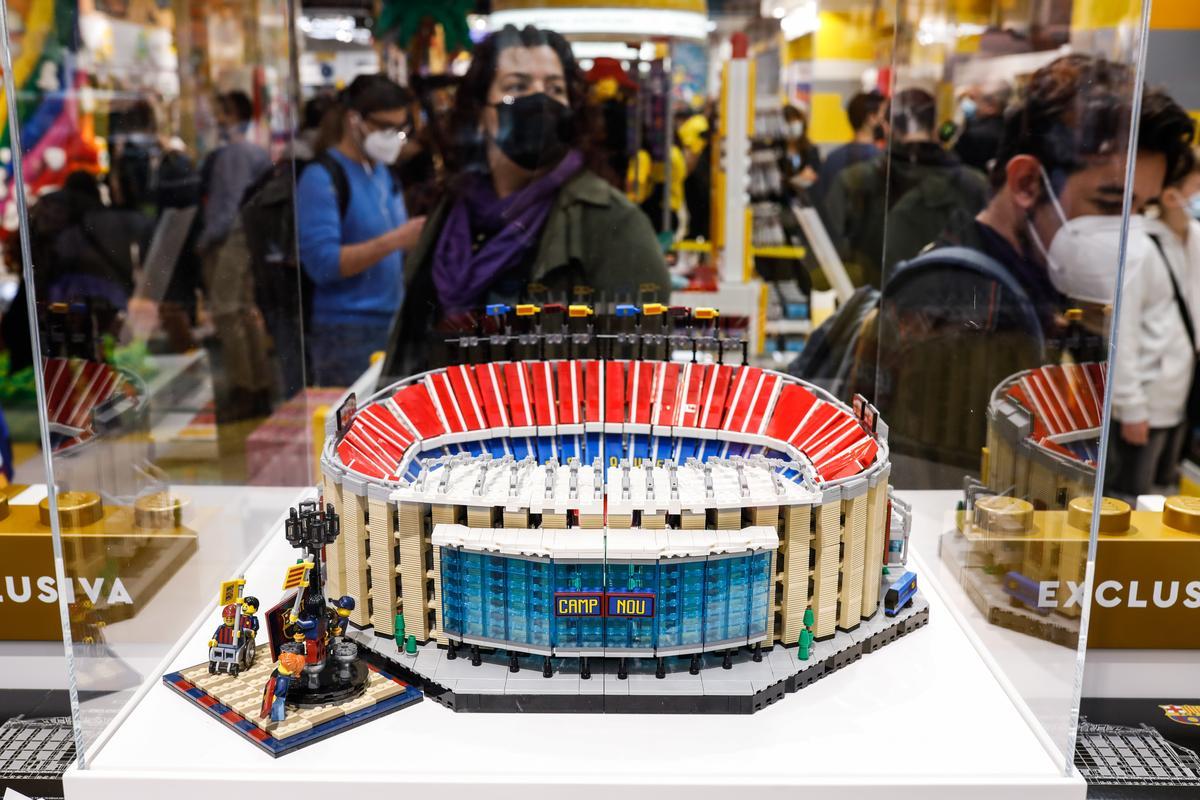Los fans del Barça pueden disfrutar de una réplica del Camp Nou de Lego.