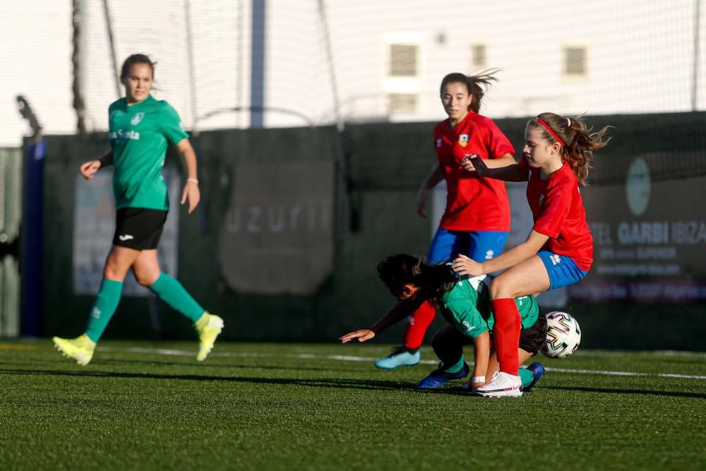 El representante ibicenco en la Liga Autonómica femenina arranca goleando al Atlético Collerense en una temporada muy ilusionante para el club verdinegro