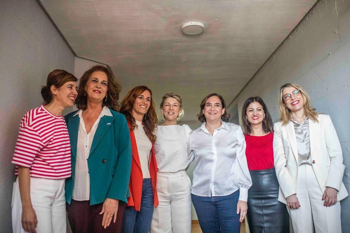 Marta Lois, Carla Antonelli, Mónica García, Yolanda Díaz, Ada Colau, Sira Rego y Eugenia R. Palop. 