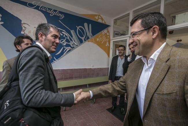 09/12/2016 EDUCACIÓN POLÍTICA  visita del presidente del gobierno Fernando Clavijo ey el presidente del cabildo de tenerife Carlos Alonso al Centro de Formación Profesional IES  Las Indias para explicar el proyectri Enlaza