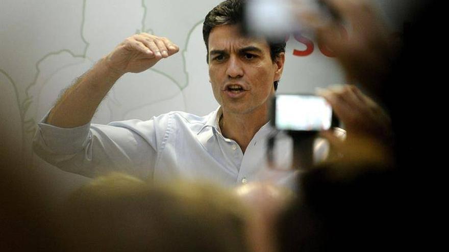 Pedro Sánchez: &quot;La regeneración democrática vendrá de la jubilación de Rajoy&quot;