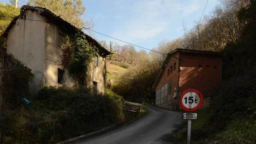 La carretera de Brañanocedo, en Mieres.