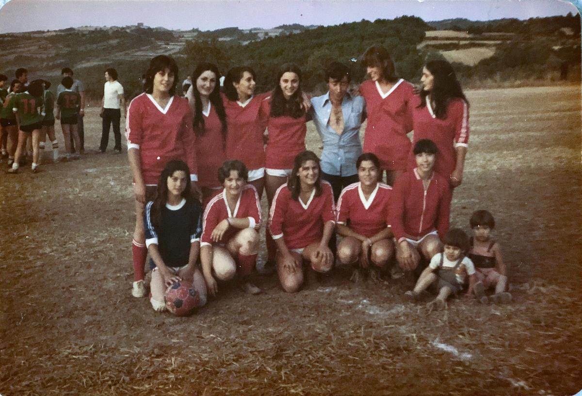 Equip femení de futbol (cap a 1980)