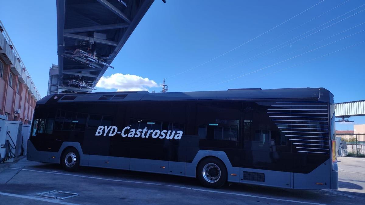 Autobús de 12 metros cien por cien eléctrico modelo Nelec del fabricante español Castrosua.