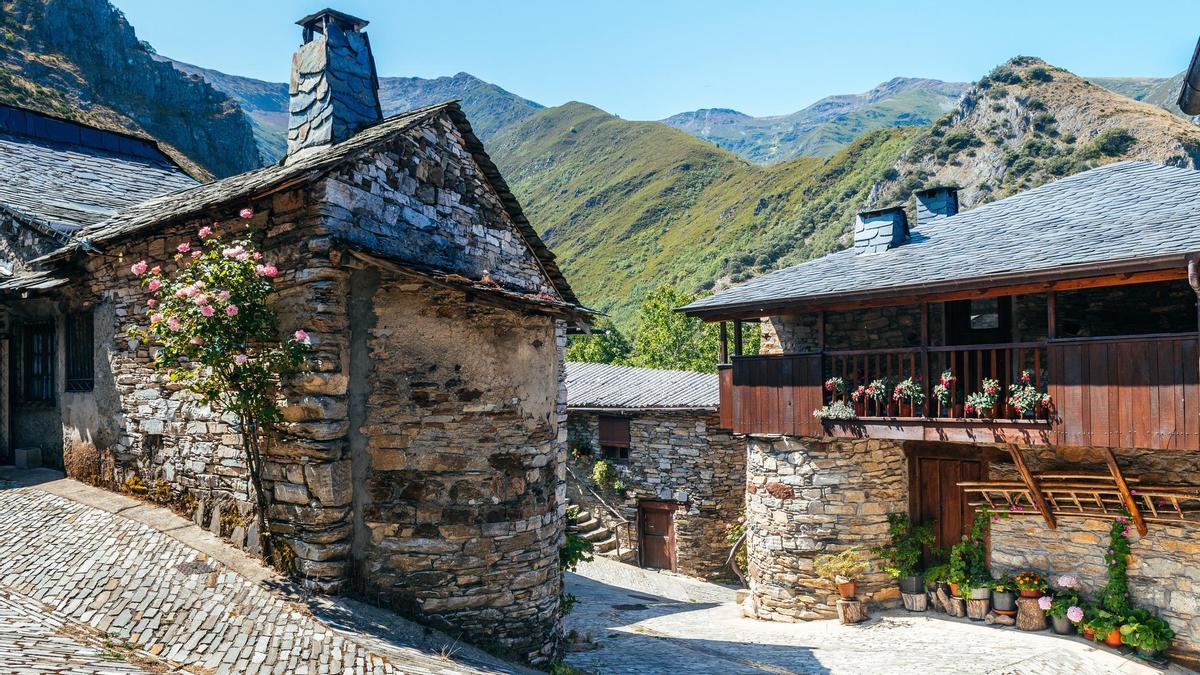 Este precioso pueblo está rodeado de un entorno todavía más bonito