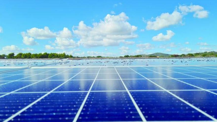 So ähnlich könnte bald auch der Solarpark in Santa Margalida aussehen.