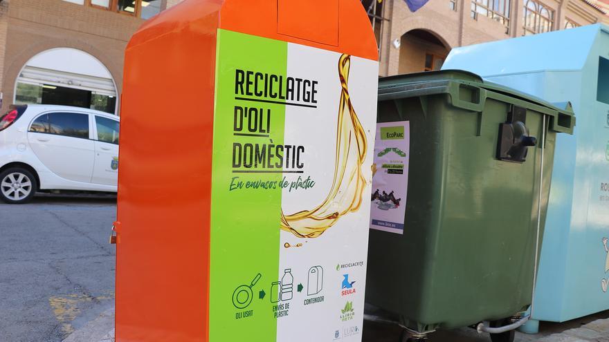Llíria instala depósitos de recogida de aceite doméstico usado en 22 puntos del municipio