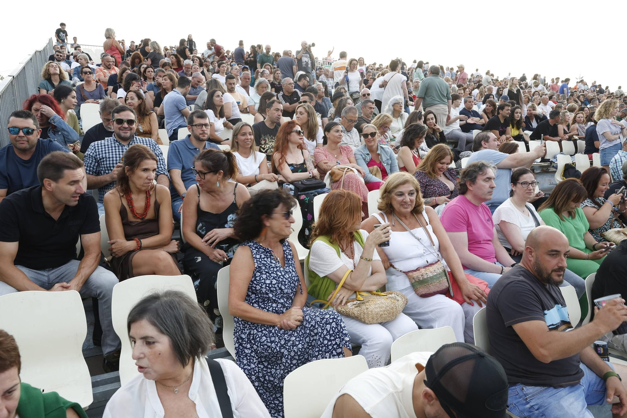 EN IMÁGENES | Gijón rinde homenaje a Sabina: de aquí a la eternidad