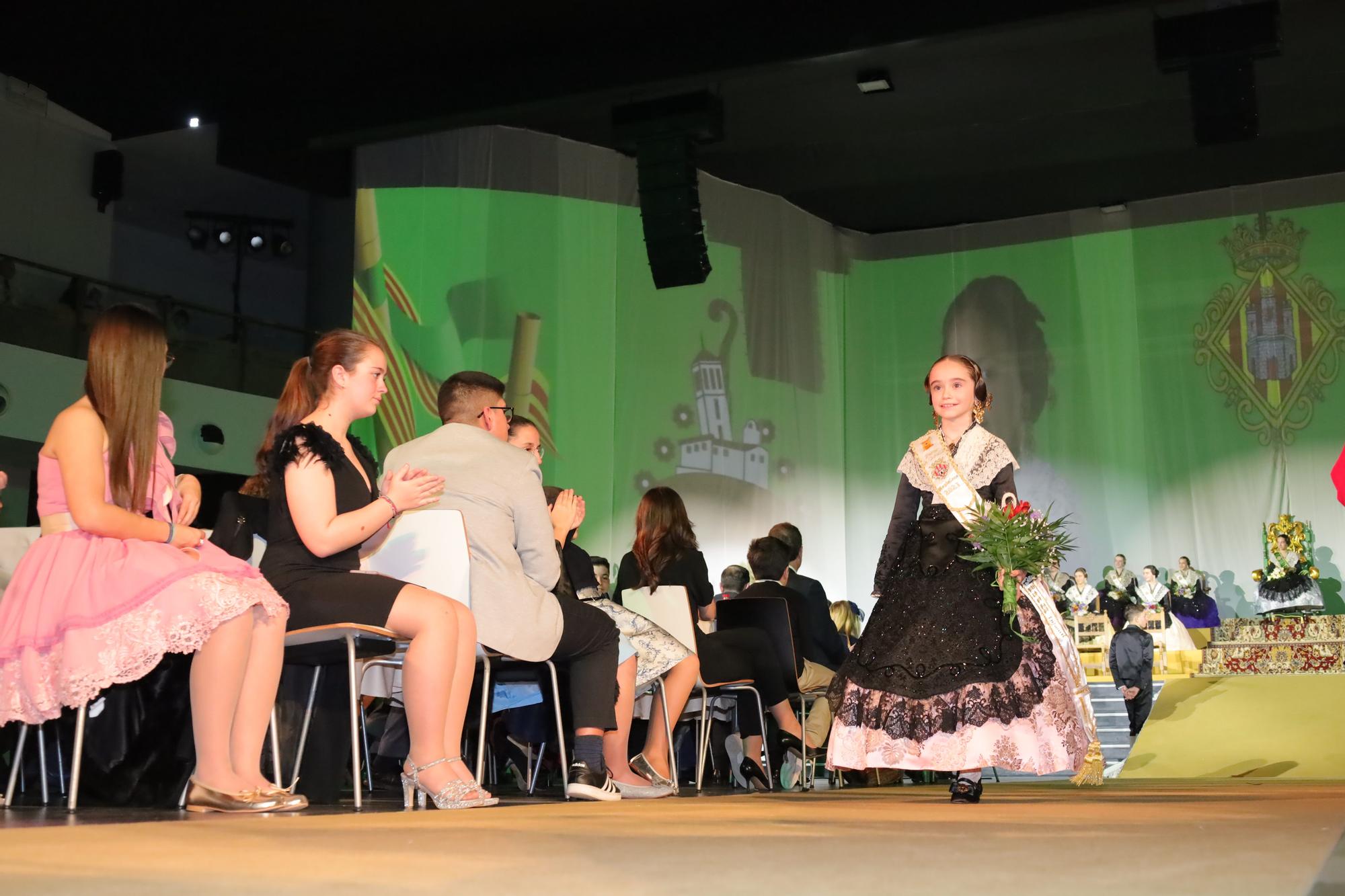 Galania a la reina infantil de las fiestas de la Magdalena