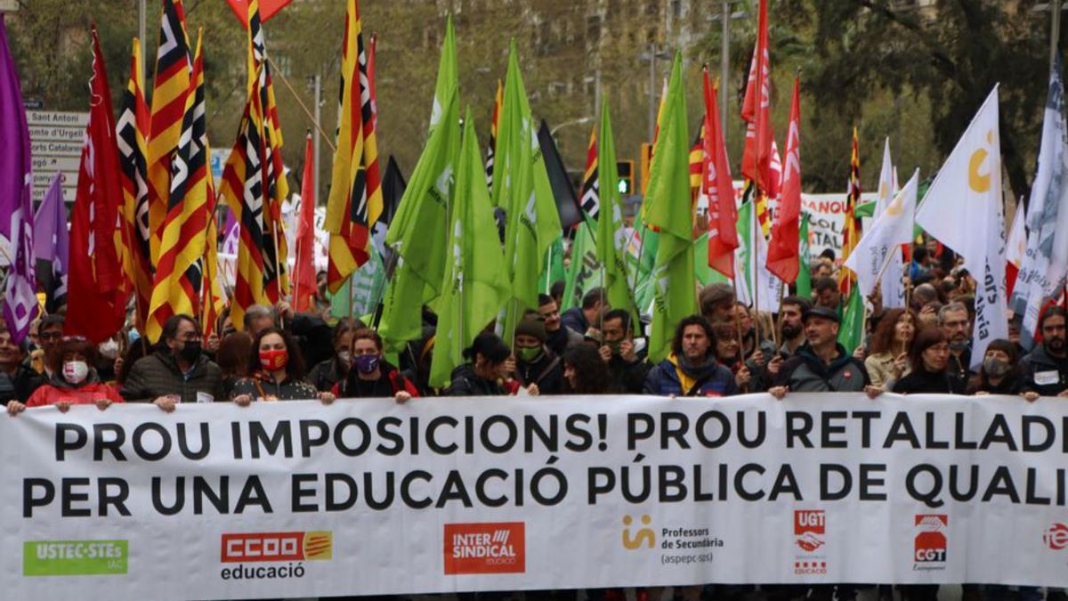 Capçalera de la manifestació dels sindicats ahir  | ACN