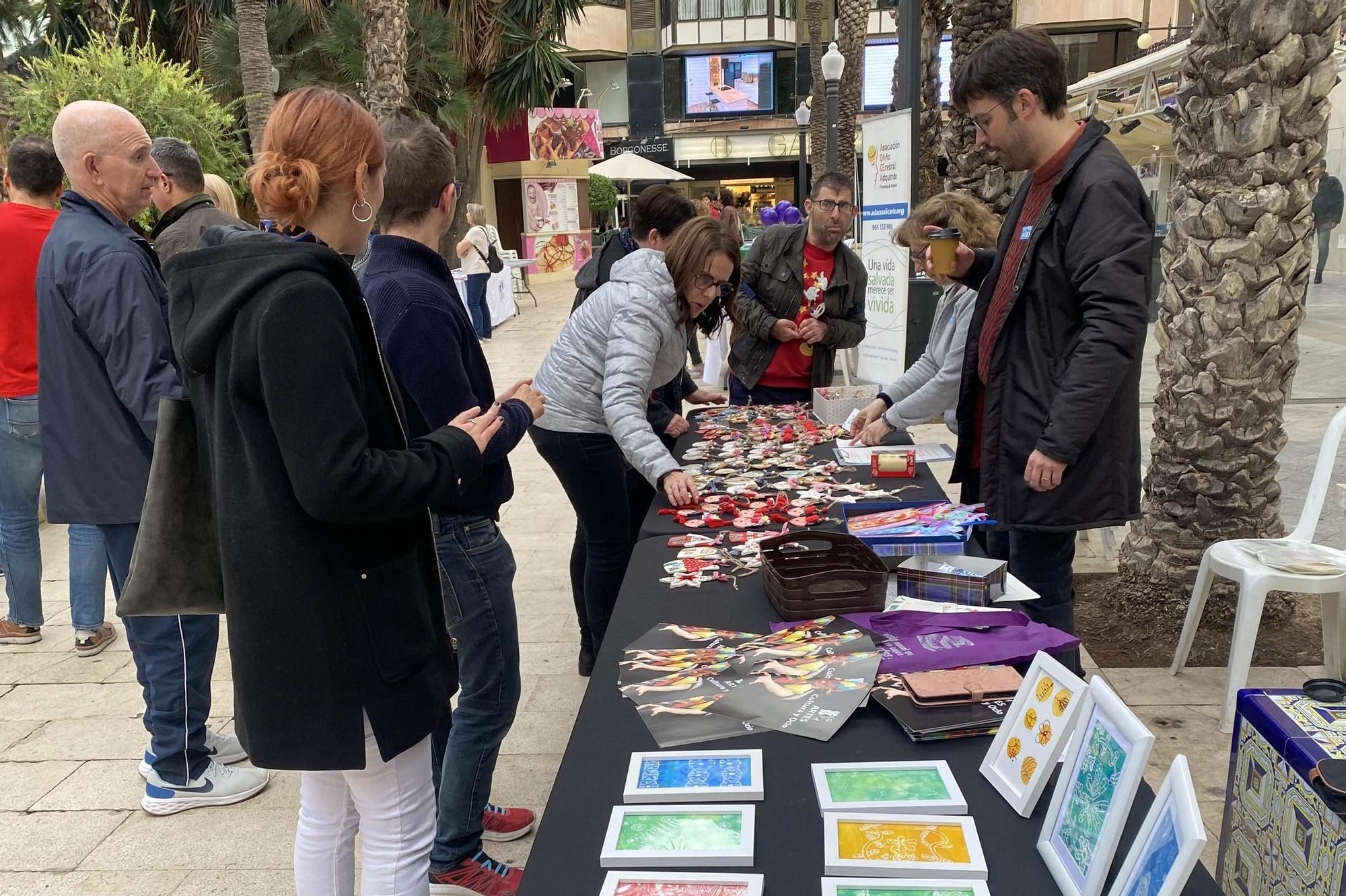 Mercadillo del Dia de la Discapacidad en la Glorieta