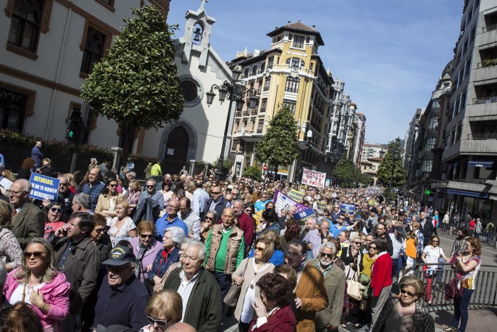 Miles de personas piden la eliminación del impuesto de sucesiones en Asturias