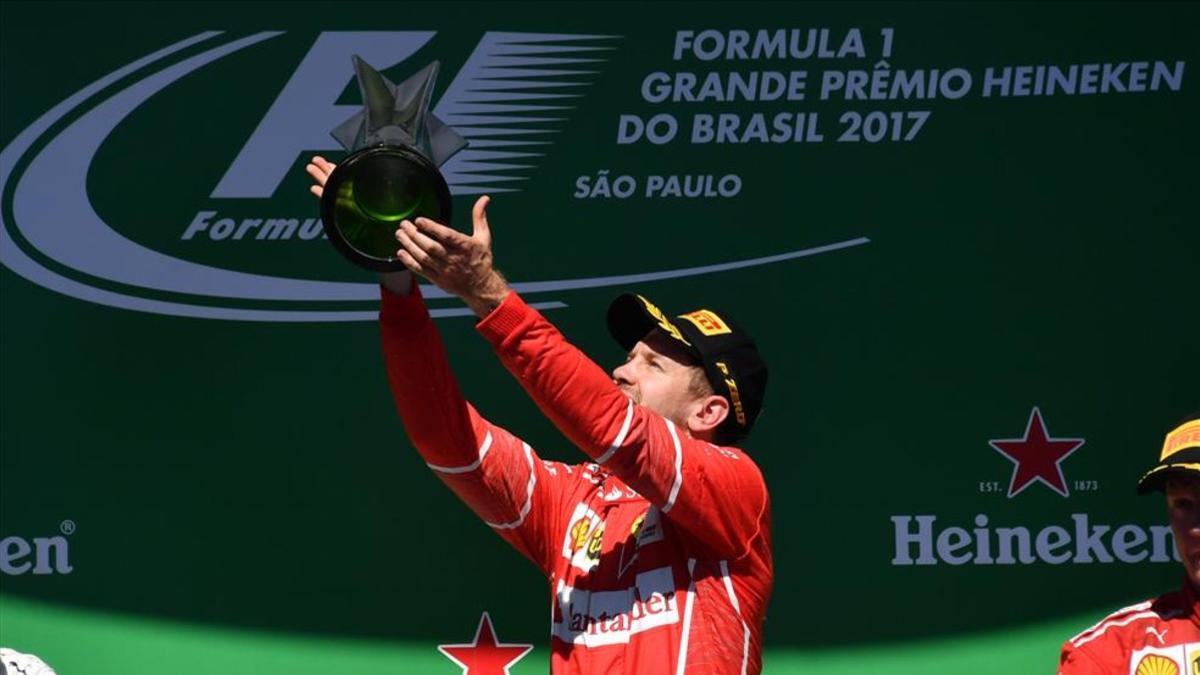 Vettel celebró por todo lo alto un triunfo importante para él