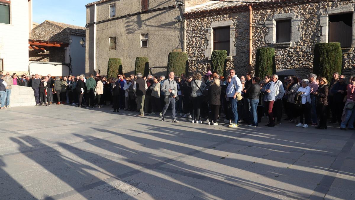 Més de 200 persones condemnen el crim de Bellcaire d'Empordà