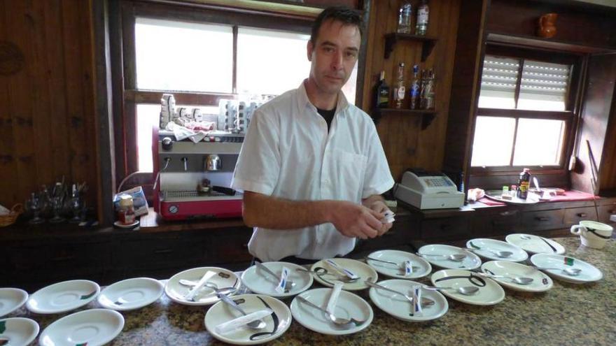 Fernando Moreno, ayer, en su restaurante de Linares.