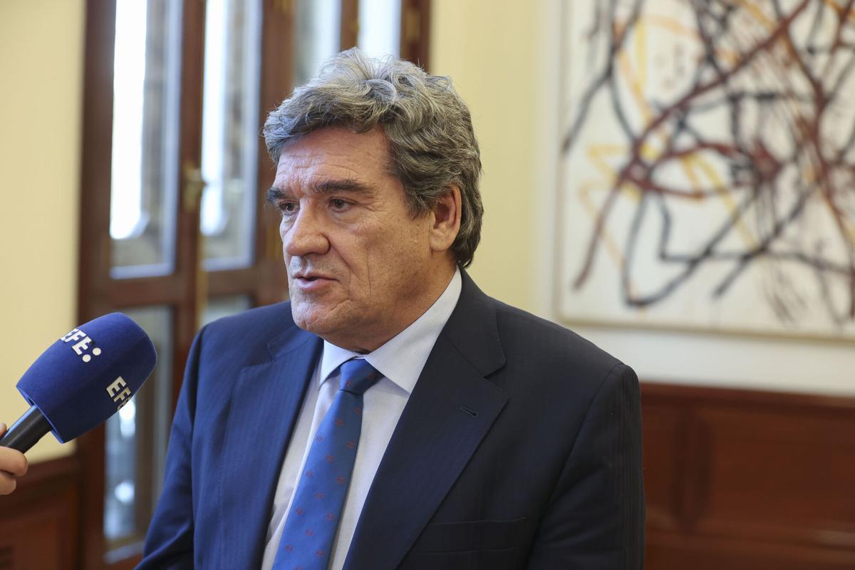 MADRID, 20/03/2026.- El gobernador del Banco de España, José Luis Escrivá, ha asegurado, en una entrevista con EFE, que las medidas que adopte el Gobierno ante la situación generada por la guerra contra Irán deben "afinarse muy bien" para enfocarlas a los sectores y colectivos más perjudicados, y tienen que durar "el tiempo que sea necesario, pero no más de lo necesario". EFE/ Victor Lerena
