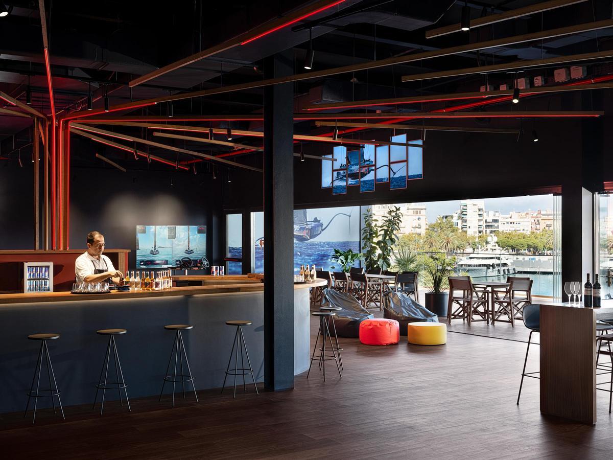 Así es la base del Alinghi en Barcelona