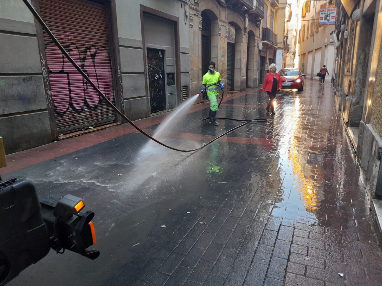 La noche y el día en las calles de Zaragoza