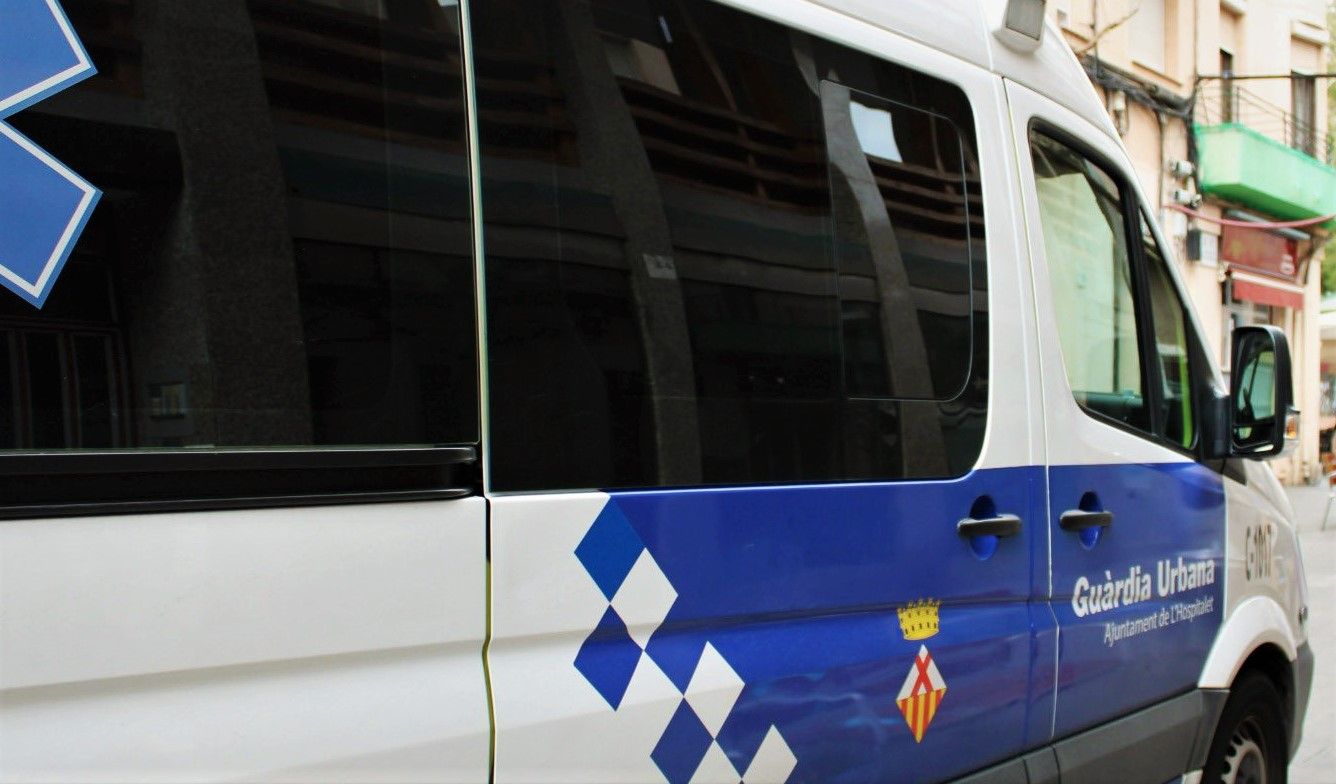 Ambulancia de la Guardia Urbana de L'Hospitalet de Llobregat.