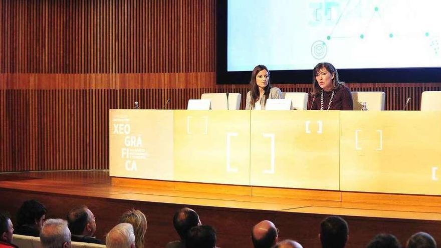 Beatriz Mato, ayer en la sede de Abanca en A Coruña en la presentación de la nueva base cartográfica.