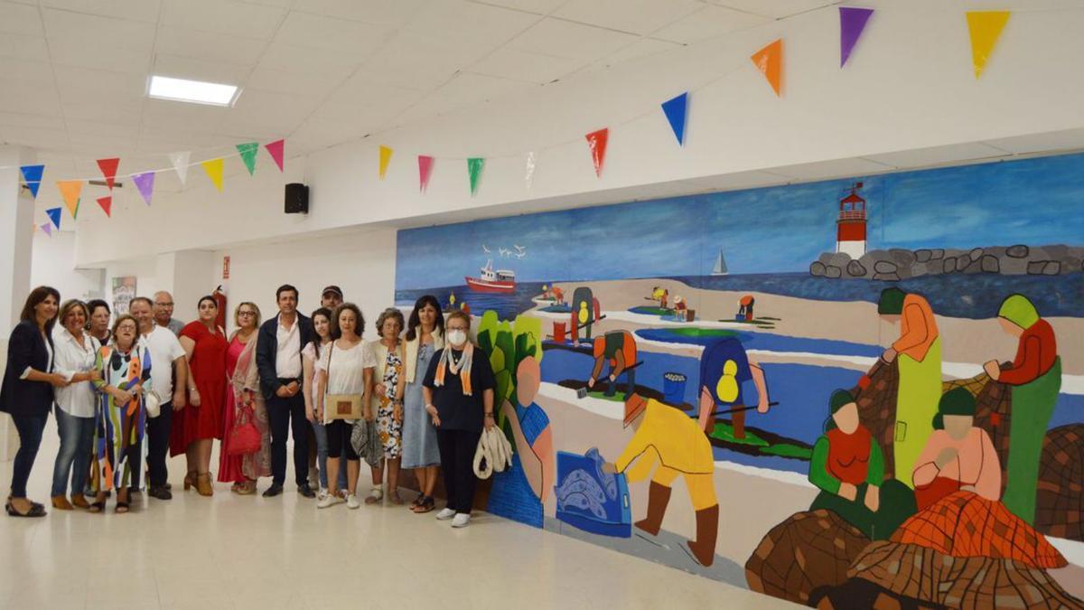 Homenaje a los sectores primarios con un mural en el Mercado de Sanxenxo | FDV